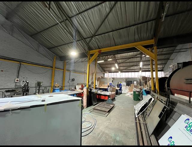 301M² WAREHOUSE FOR SALE IN ISANDO